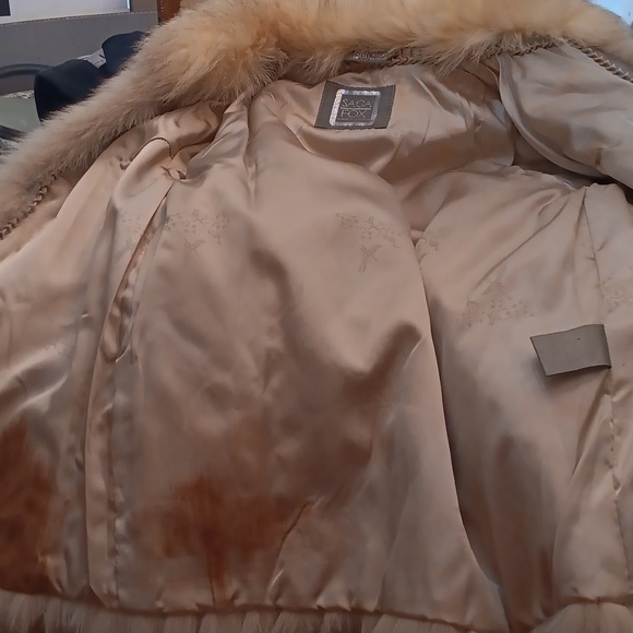 Saga Fox Vintage Elegant Fur Coat Size Small - Picture 16 of 17